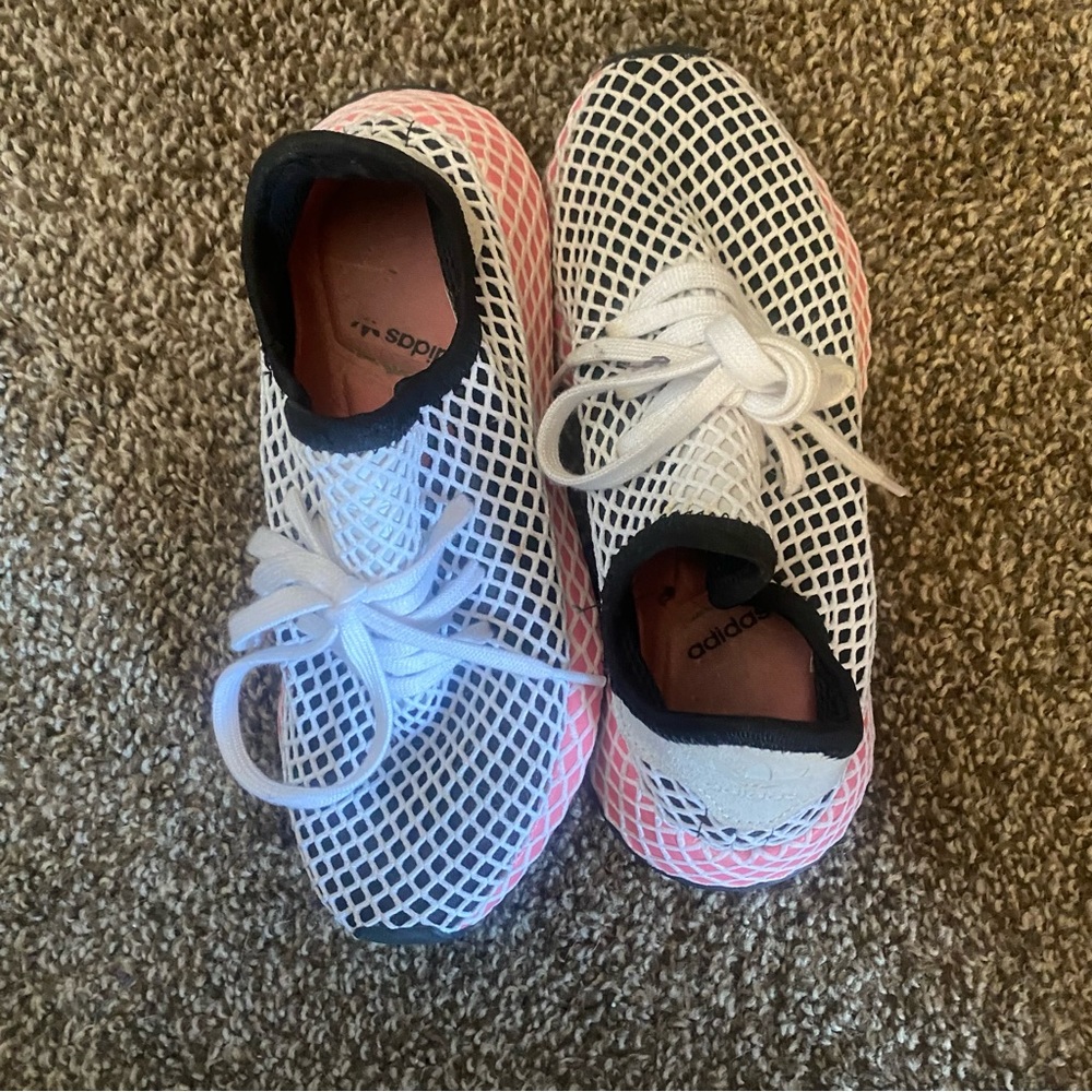 ADIDAS DEERUPT SNEAKER